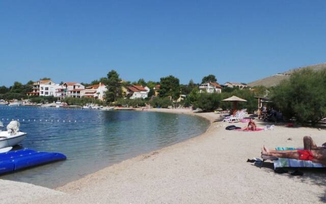 Neve - by the sea - A1
