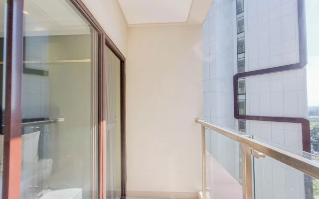 Homey And Minimalist Studio At Patraland Amarta Apartment