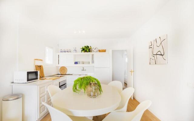 Cubo's Beach House Comfy Sun