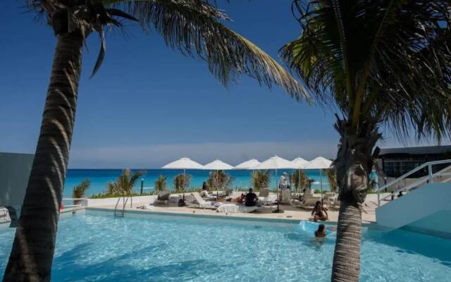 Oceanfront Studio Magnificent Views