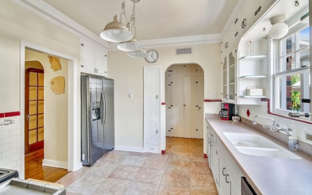 Crockett Retreat 4 Bedroom Home