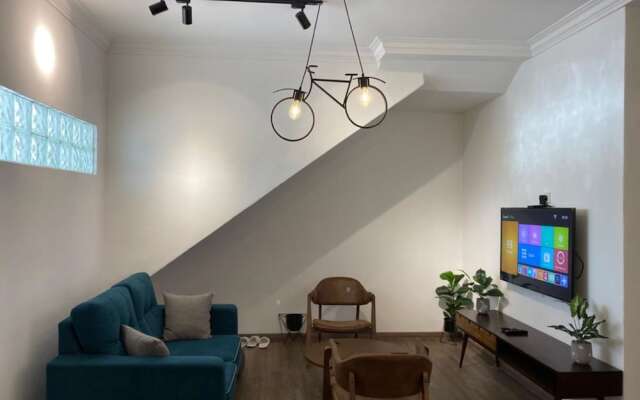 OYO Home 90534 Nomadic Town House