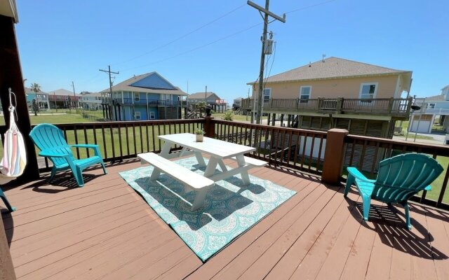 Sea-renity 3 Bedroom Home by Redawning