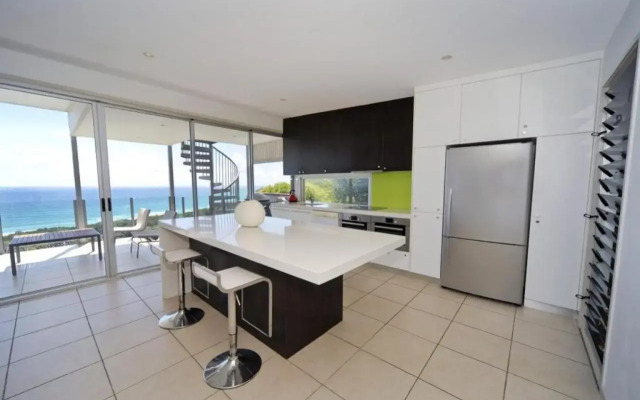 Oceanside 4 Bedrooms