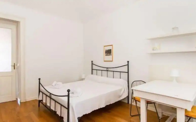 Pozzo Strada Bright Apartment - with Balconies