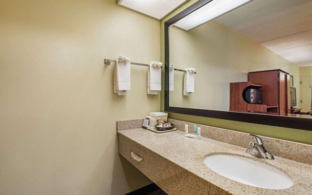 Quality Inn Airport - Southeast