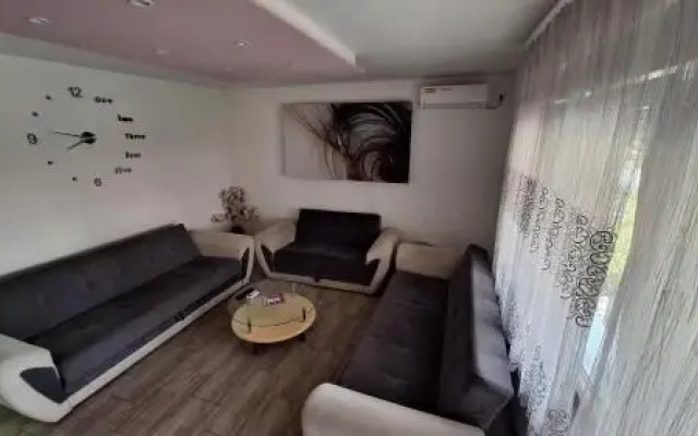 Kaća Apartmani 1