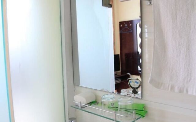 Longwan Hotel Nanjing South Railway Station