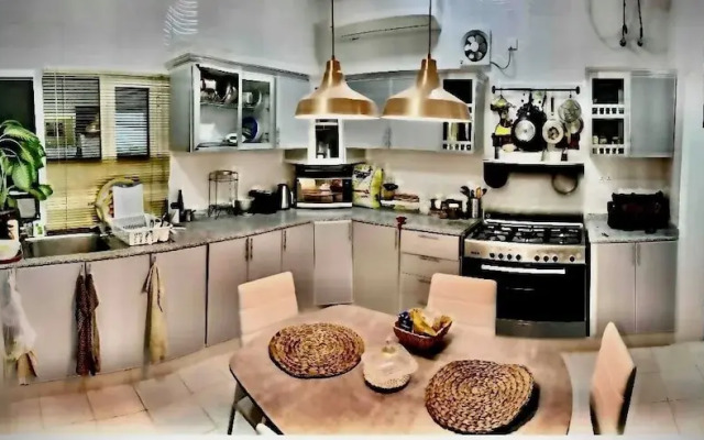 Shearing With Owner 5-bed Apartment in Sib
