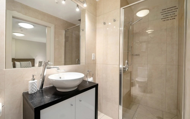 Lakefront Luxury 911 Studio