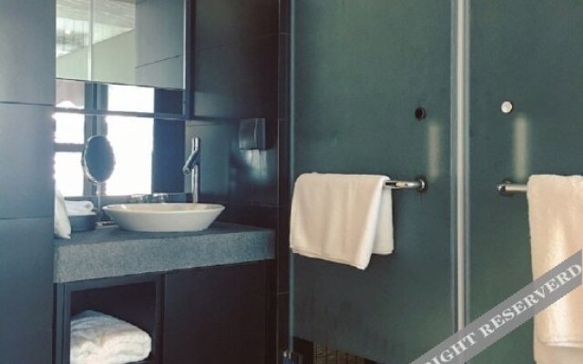 Qushe Light Luxury Hotel