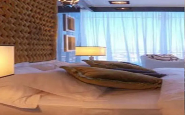Royal Hotel Darvishi