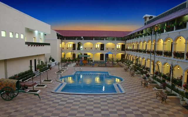 Hotel Kumararraja Palace