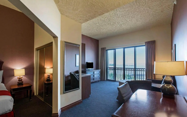 Shoreline Inn & Conference Center, Ascend Collection