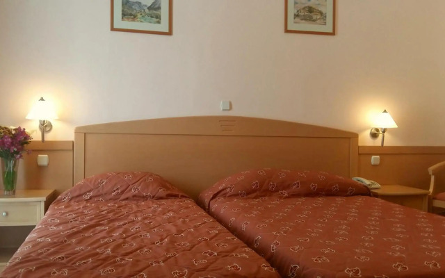 Hotel Tolo