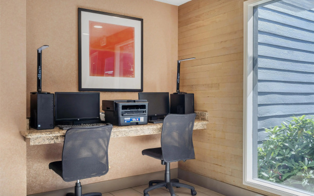 Best Western Plus Oak Harbor Hotel & Conference Center