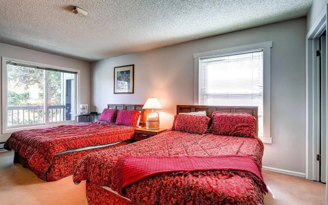 Tannenbaum Condominiums by Ski Country Resorts