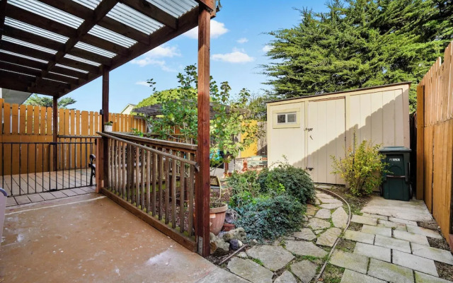 Spacious 5BR Retreat 8 Beds Beach & Golf