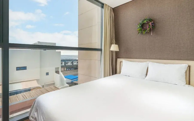 Gyeongju Wave Dokchae Poolvilla Pension