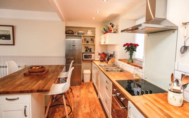 2 Beachtop Court Apartments