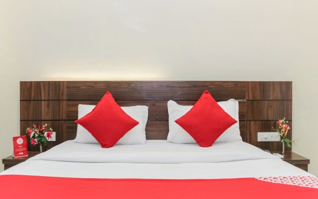 OYO 22692 Flagship Strand Resort