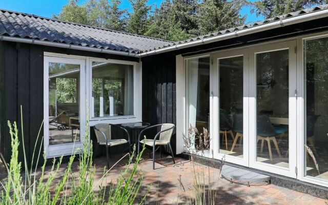 6 Person Holiday Home in Albaek