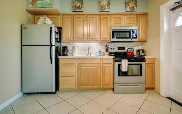 Five Palms Suite 209 - Daily - Weekly - Monthly