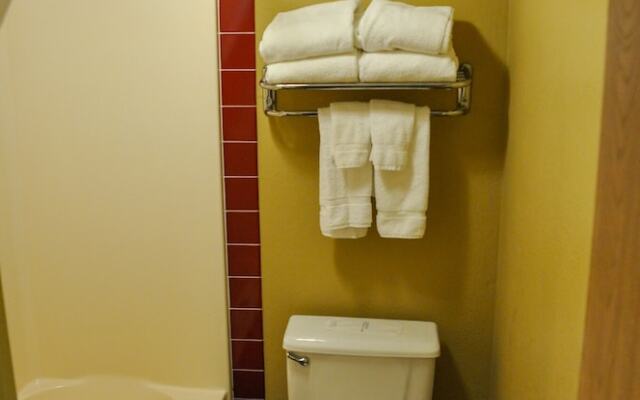 AmericInn Clear Lake