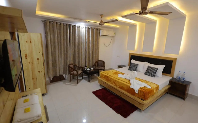 Hotel The Queen by Jal's