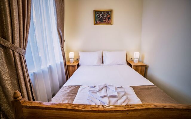 Central Apartment Luxury