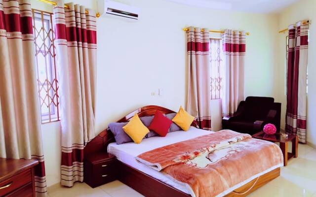 Renajoe Exclusive Centre