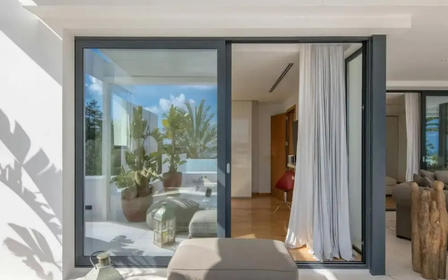 Villa With Multiple Outdoor Terrace