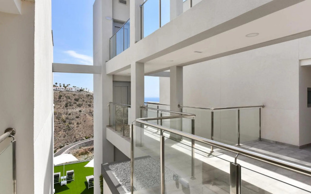 Penthouse Beyond Amadores