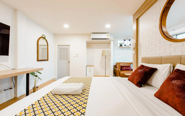 Lee's Mark Residence