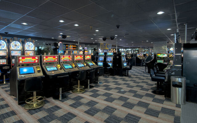 Siegel Slots and Suites