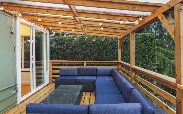 Hillside on North Queen Anne