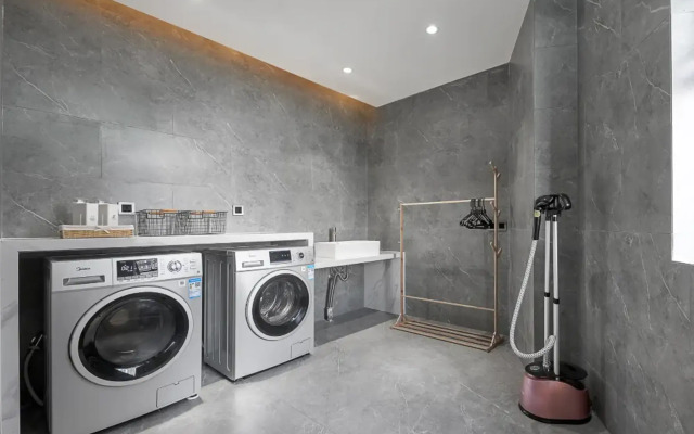 Funyard Select Hotel (Guangzhou Baiyun Airport Renhe Subway Station)