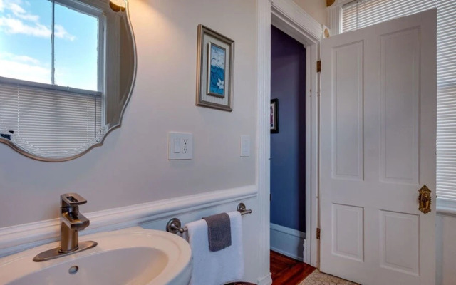 Forsyth Park 2 Bedroom Beauty