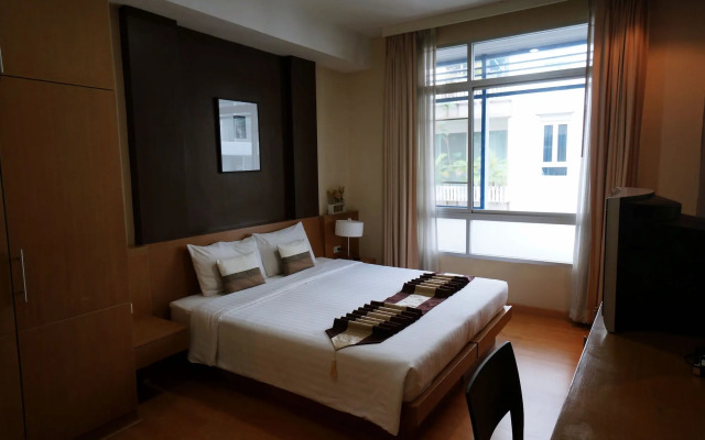 Silom convent garden