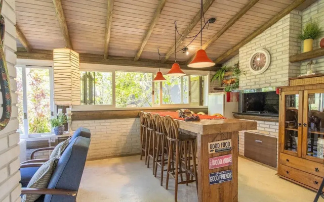 Comfortable Duplex in Praia do Rosa - SC Rfe000