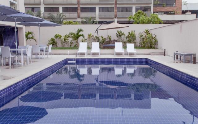 Americas Townhouse Hotel