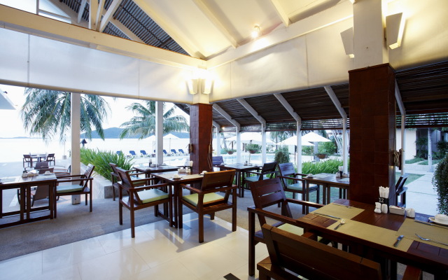 Centra by Centara Coconut Beach Resort Samui