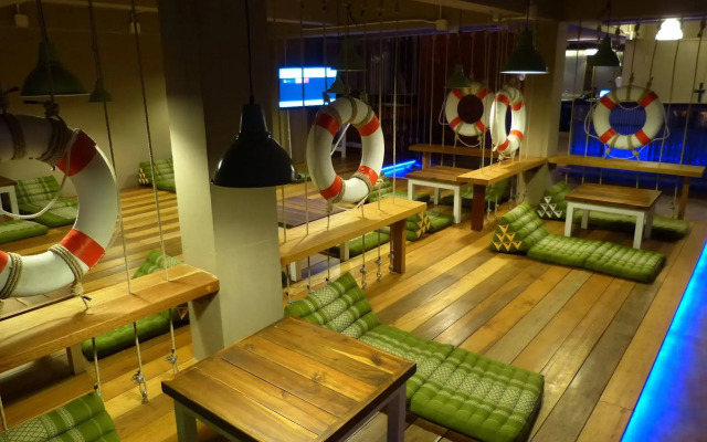 Non La Mer Hostel