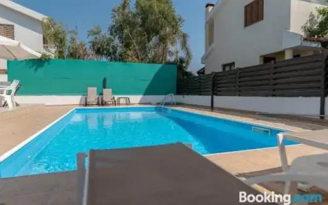 Sun & Sand Private Villa with on demand heated pool
