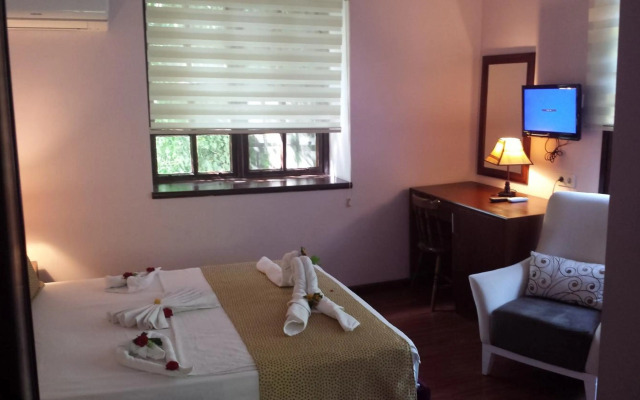 Ozkavak Hotel Kaleici