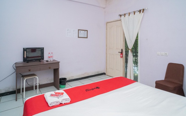 RedDoorz Plus Syariah @ Lotus Hotel Bojonegoro