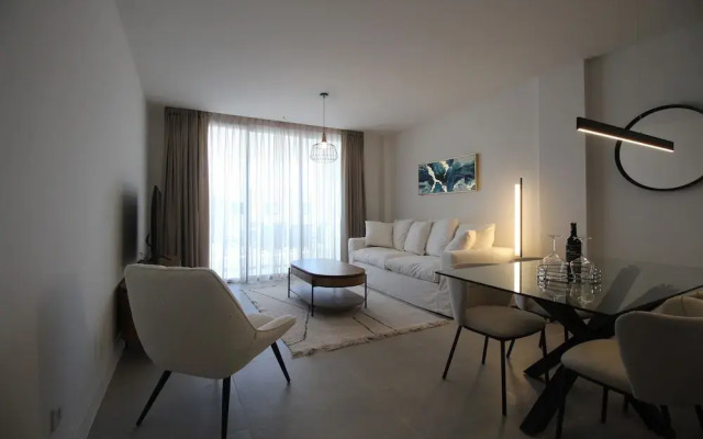 Happy Travel Daphne Higueron