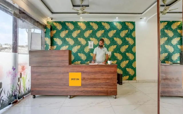 SPOT ON 701618 Hotel New Style