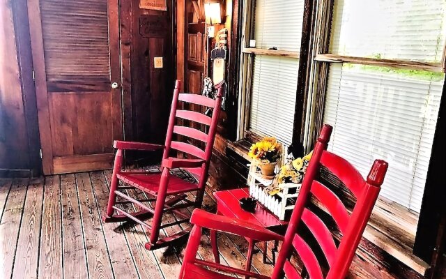 Country Charm - Studio Cabin