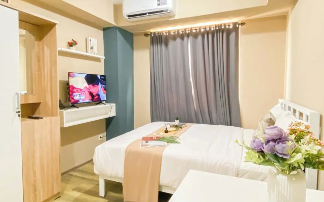 Soft Minimalist Studio Room At Meikarta Apartment